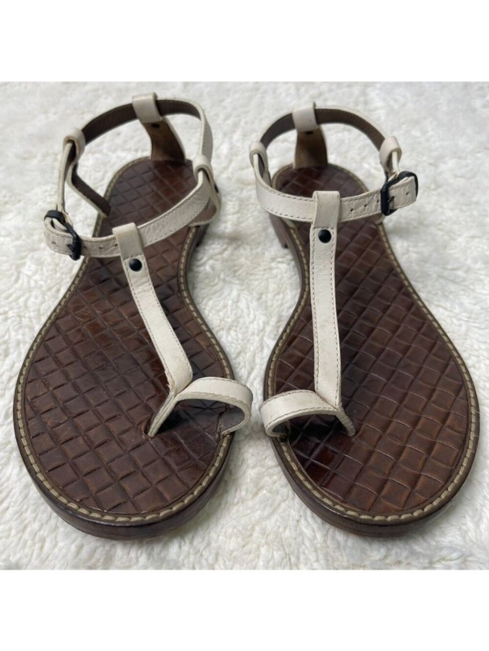 Bottega Veneta White Leather T-Strap Flat Thong Sandals Size 36 Intrecciato Sole